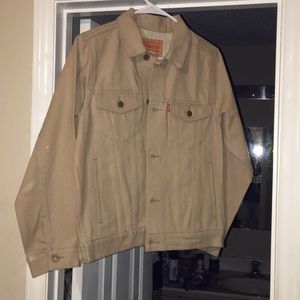 Size large Levi’s jacket( kids)